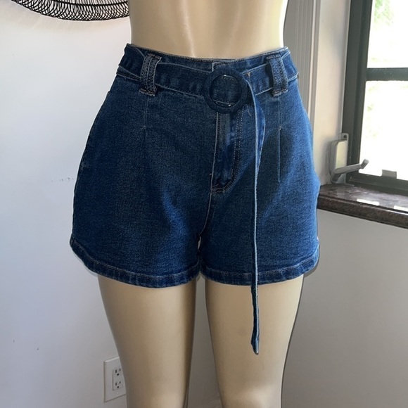 Women's High Waisted Denim Jeans Shorts Size Large Denim Belt Mele E Pere - Picture 2 of 8